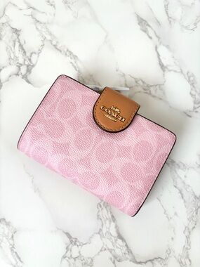 New COACH Powder Pink Medium Corner Zip Wallet 2026 Limited Edition Release